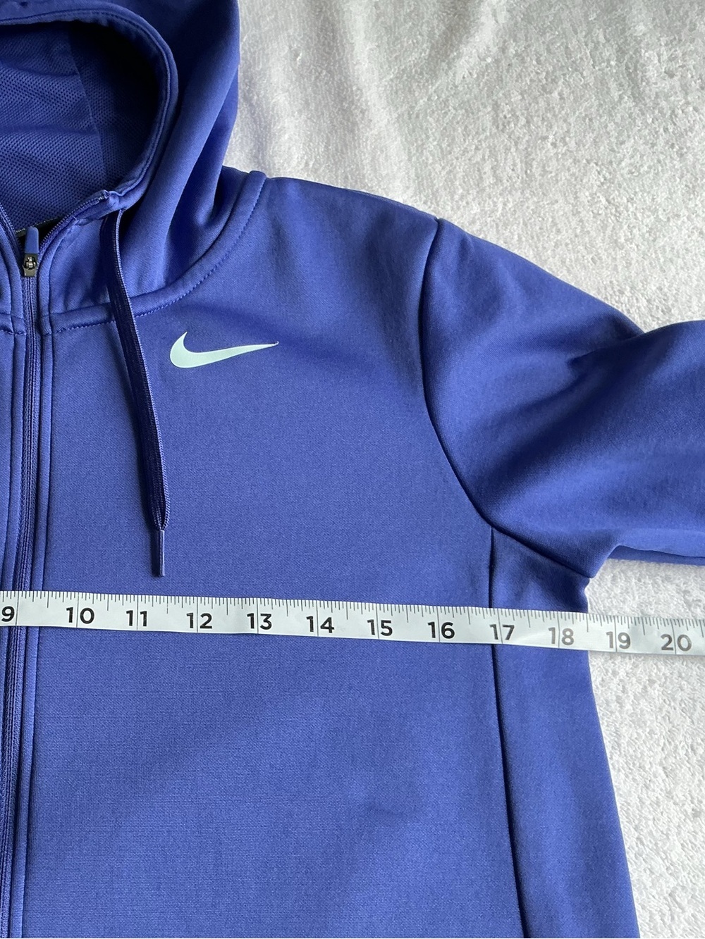 Nike Women’s Blue Pullover Hoodie with Front Pocket - Picture 6 of 10